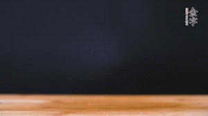 老豆腐切小塊。