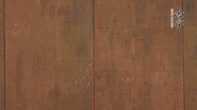 老豆腐切成塊。