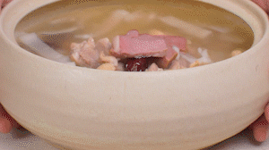 出鍋前5分鐘加鹽調(diào)味。