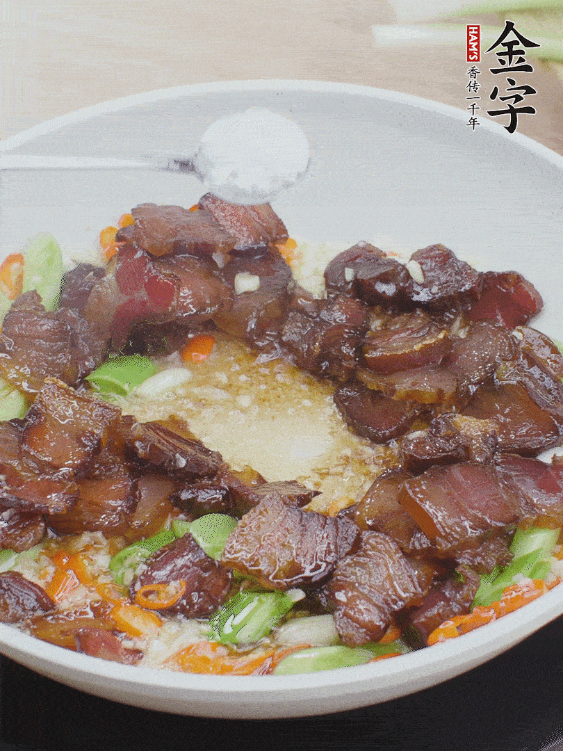 下醬油肉，一點(diǎn)生抽、白糖調(diào)味。