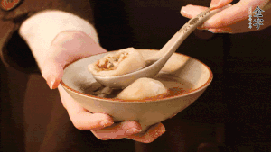 新的一年，我們還是要吃好喝好哦，祝大家元宵快樂！