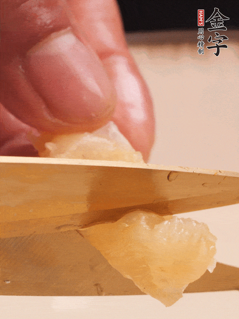 取出放入清水中，清洗表面，再剪成小段