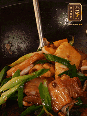 肉香、筍香相互融，醬香入味，脆嫩鮮美